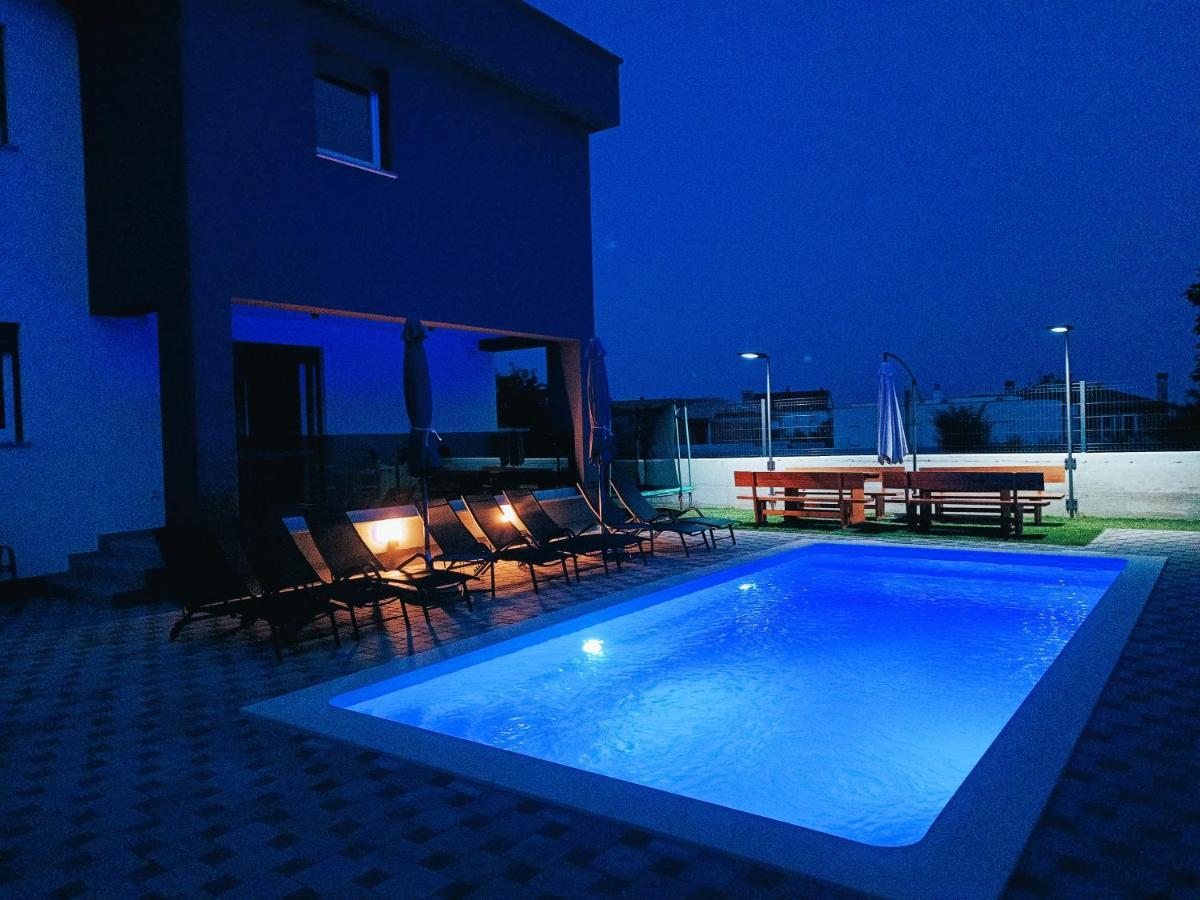 Villa Nikolina - Luxury Villa With 5 Bedrooms And Swimming Pool Vodnjan Dış mekan fotoğraf