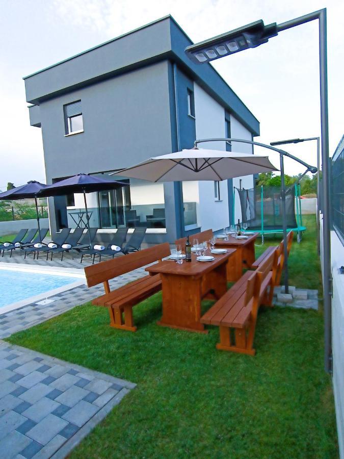 Villa Nikolina - Luxury Villa With 5 Bedrooms And Swimming Pool Vodnjan Dış mekan fotoğraf