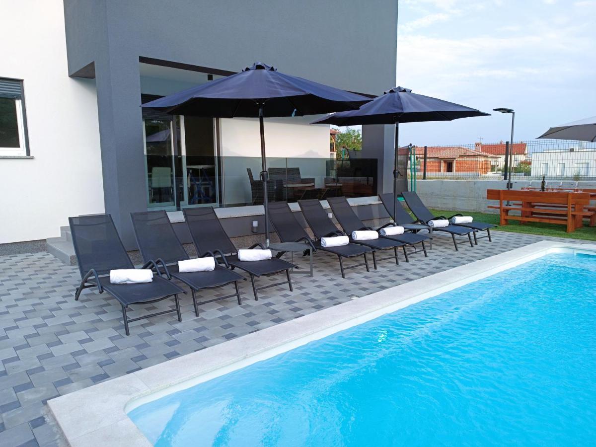 Villa Nikolina - Luxury Villa With 5 Bedrooms And Swimming Pool Vodnjan Dış mekan fotoğraf