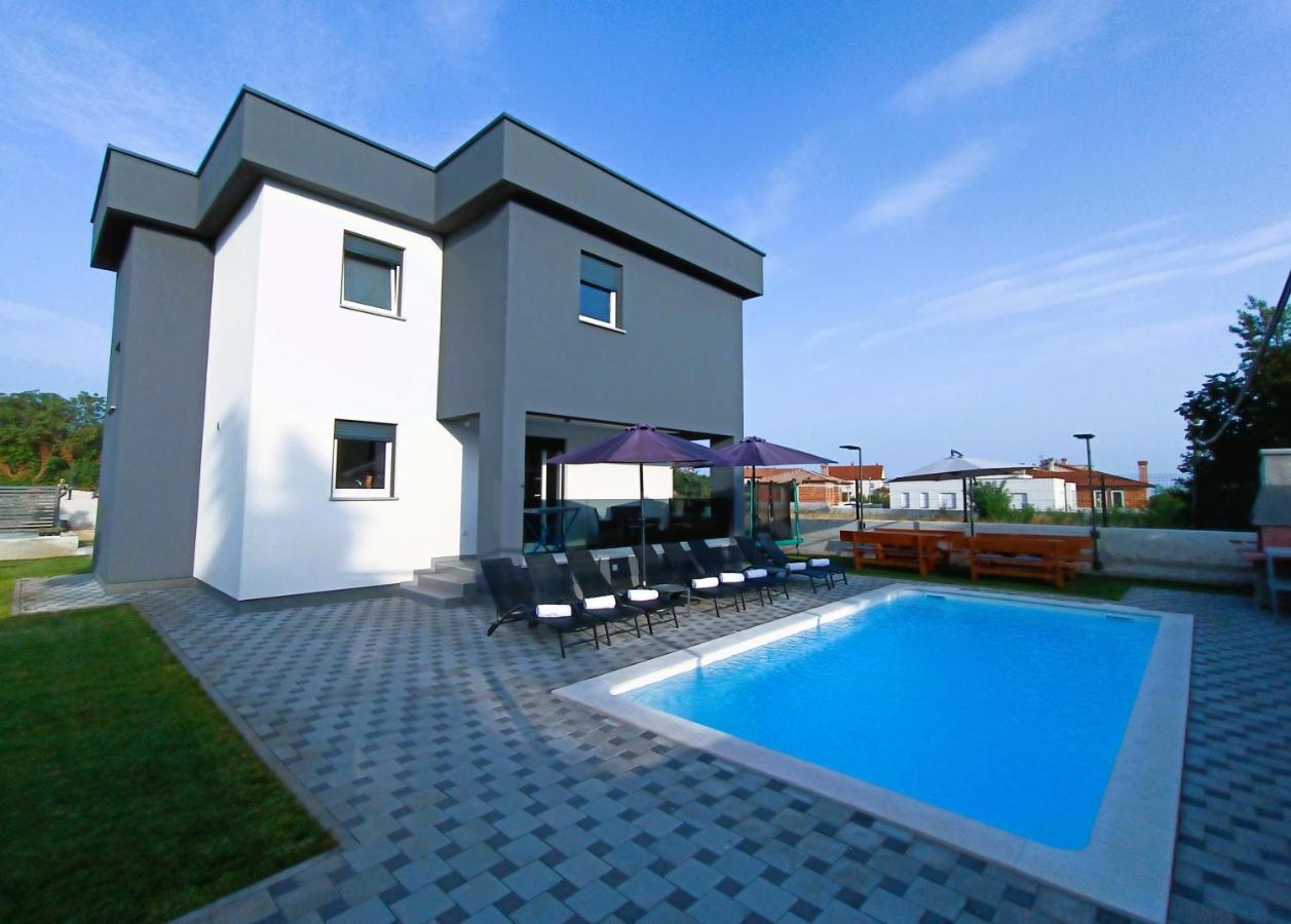 Villa Nikolina - Luxury Villa With 5 Bedrooms And Swimming Pool Vodnjan Dış mekan fotoğraf