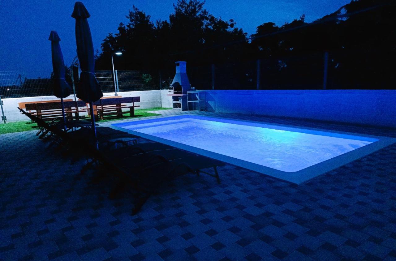 Villa Nikolina - Luxury Villa With 5 Bedrooms And Swimming Pool Vodnjan Dış mekan fotoğraf