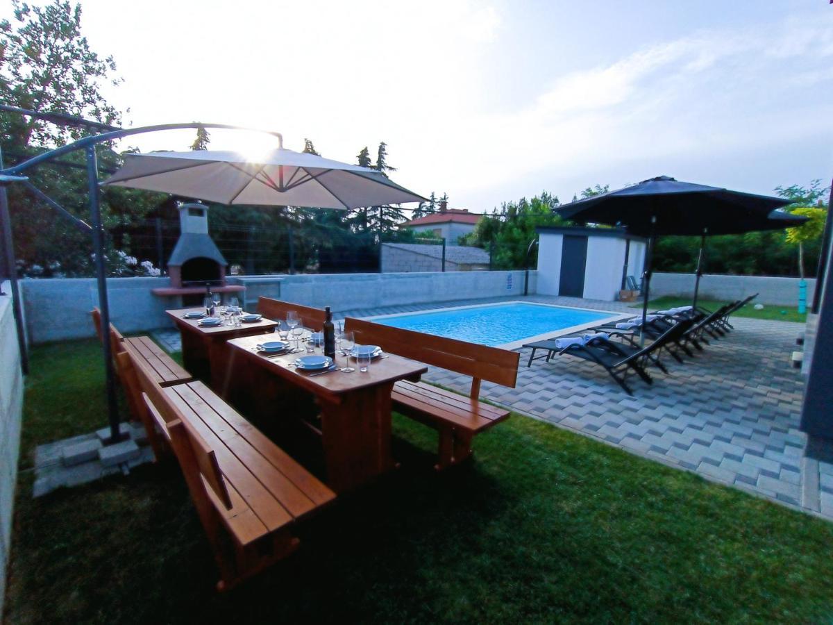 Villa Nikolina - Luxury Villa With 5 Bedrooms And Swimming Pool Vodnjan Dış mekan fotoğraf
